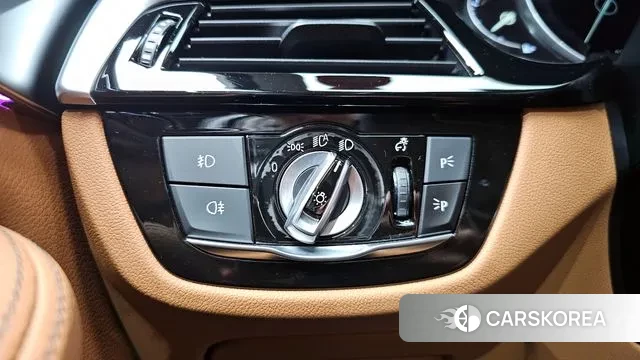 BMW 5 Series (G30) id 3460232 из Кореи 9