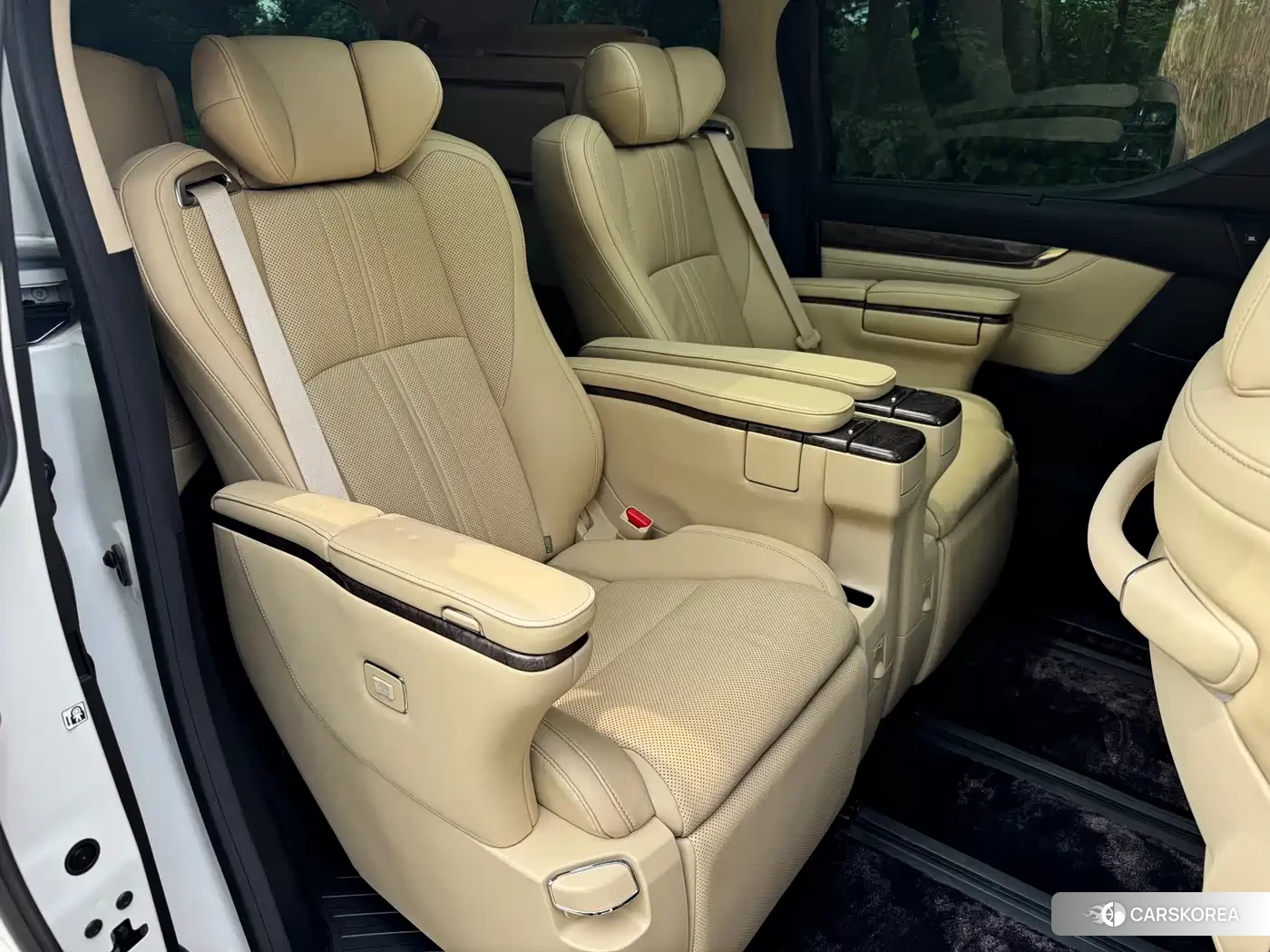 Toyota Elfa id 4679866 из Китая 9