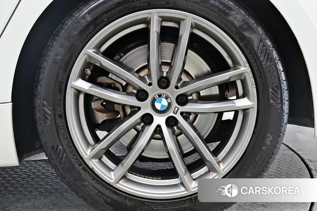 BMW 5 Series (G30) id 4356614 из Кореи 9