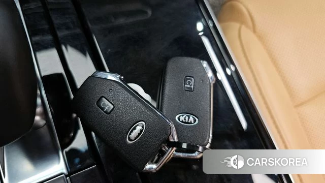 Kia K7 Premier Hybrid id 4284509 из Кореи 9