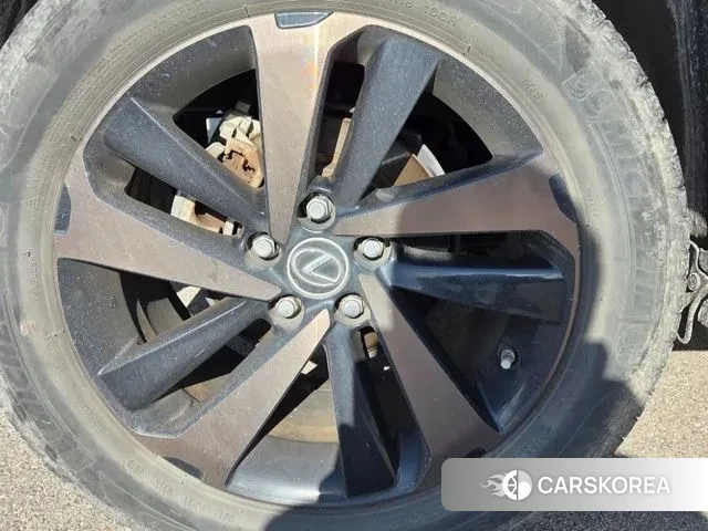 Lexus NX300h id 3622328 из Кореи 9