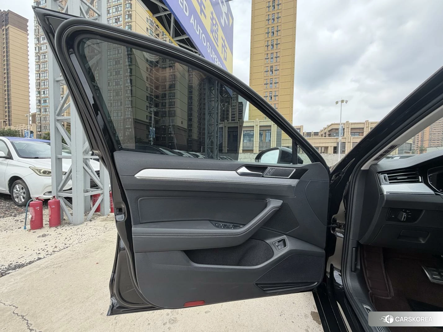 Volkswagen Magotan PHEV id 4499047 из Китая 9