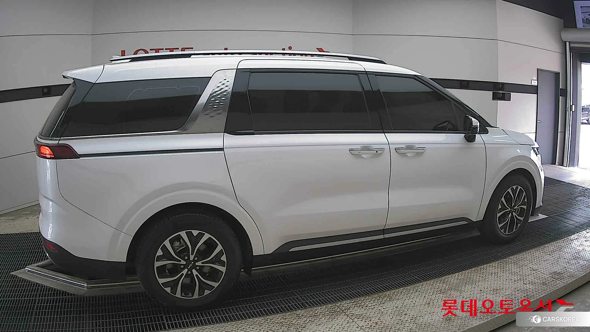 Kia Carnival id 4347374 из Кореи 9