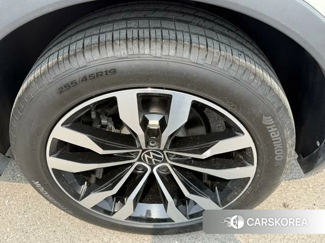 Volkswagen Tiguan L id 4258446 из Китая 9