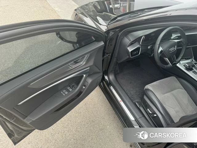 Audi A6L id 4275207 из Китая 9