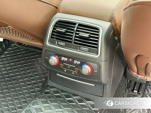 Audi A6L id 4253882 из Китая 9