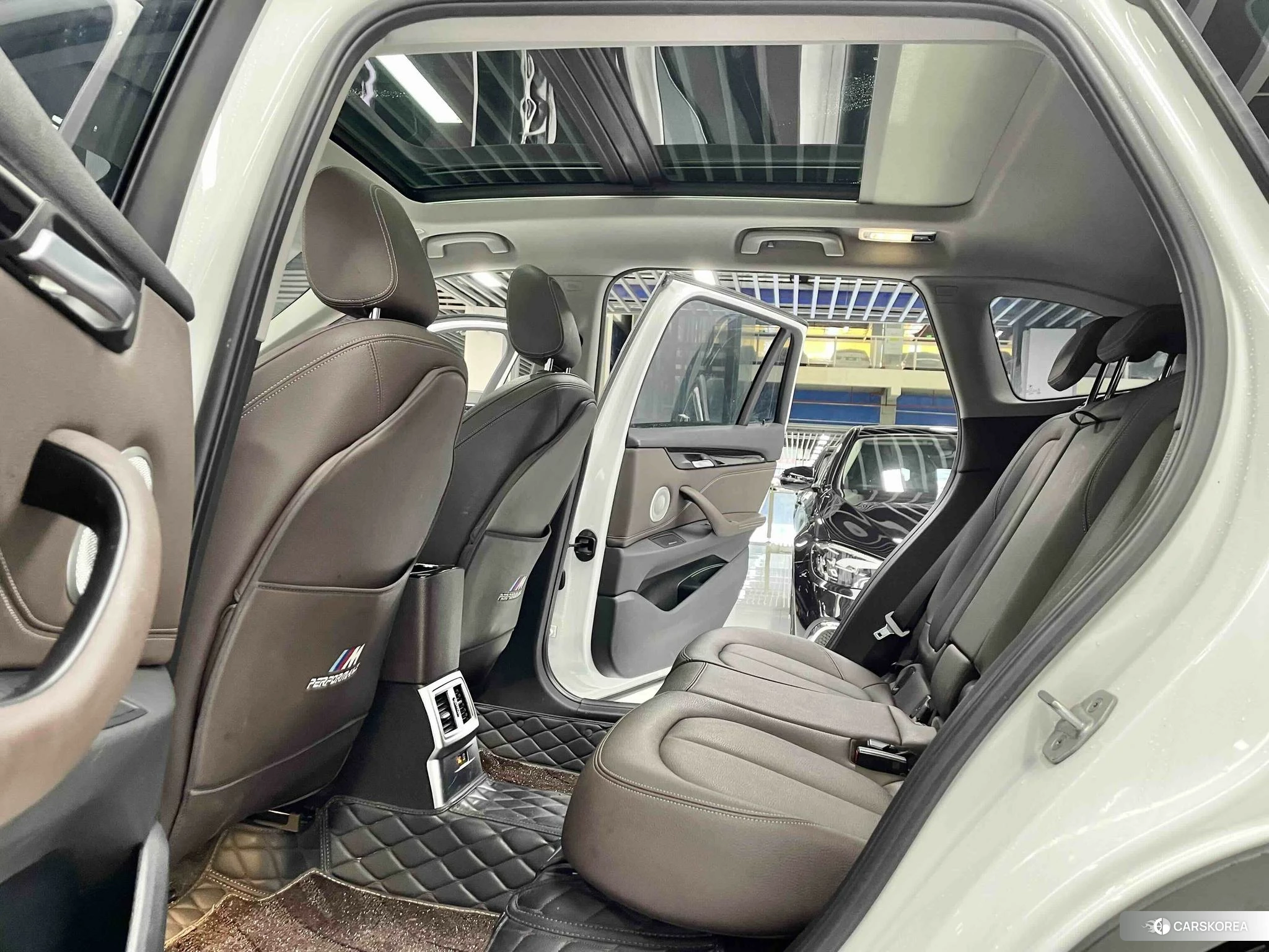 BMW X1 id 4492745 из Китая 9