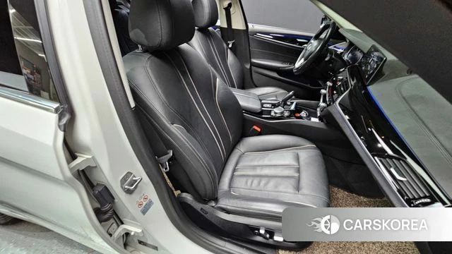 BMW 5 Series (G30) id 4197047 из Кореи 9