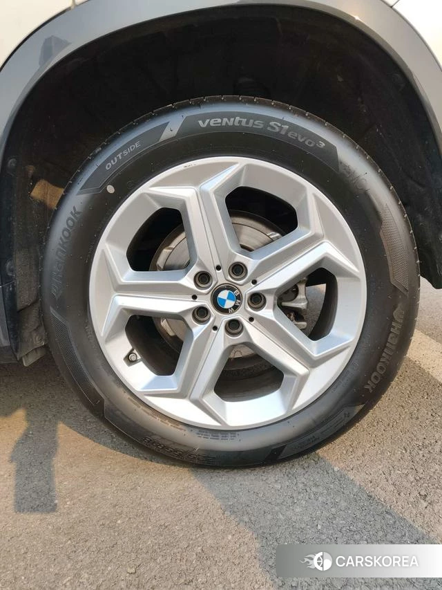 BMW X1 id 4263011 из Китая 9