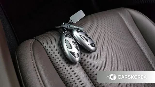 Hyundai Grandeur (GN7) id 3739855 из Кореи 9