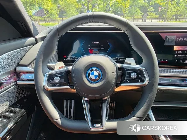 BMW 7 Series (G70) id 2888912 из Кореи 9