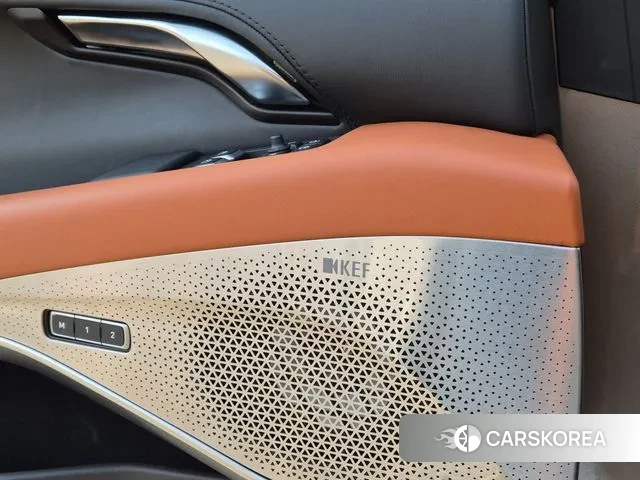 Lotus Emira id 3605686 из Кореи 9