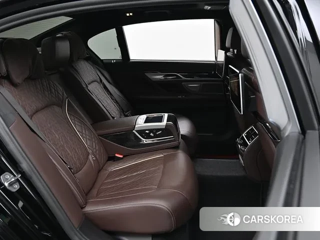 BMW 7 Series (G11) id 3017439 из Кореи 9