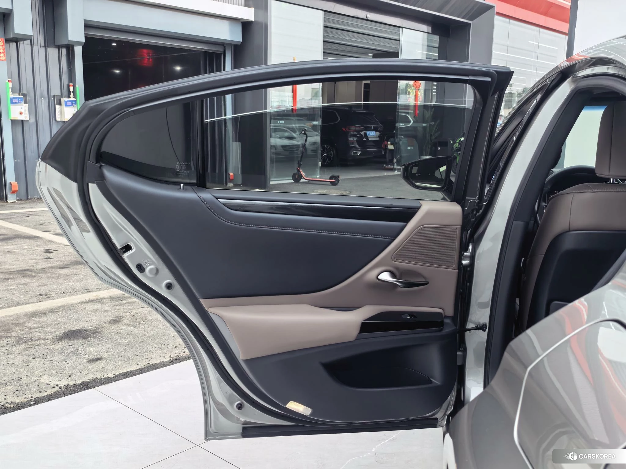 Lexus ES id 4461505 из Китая 9