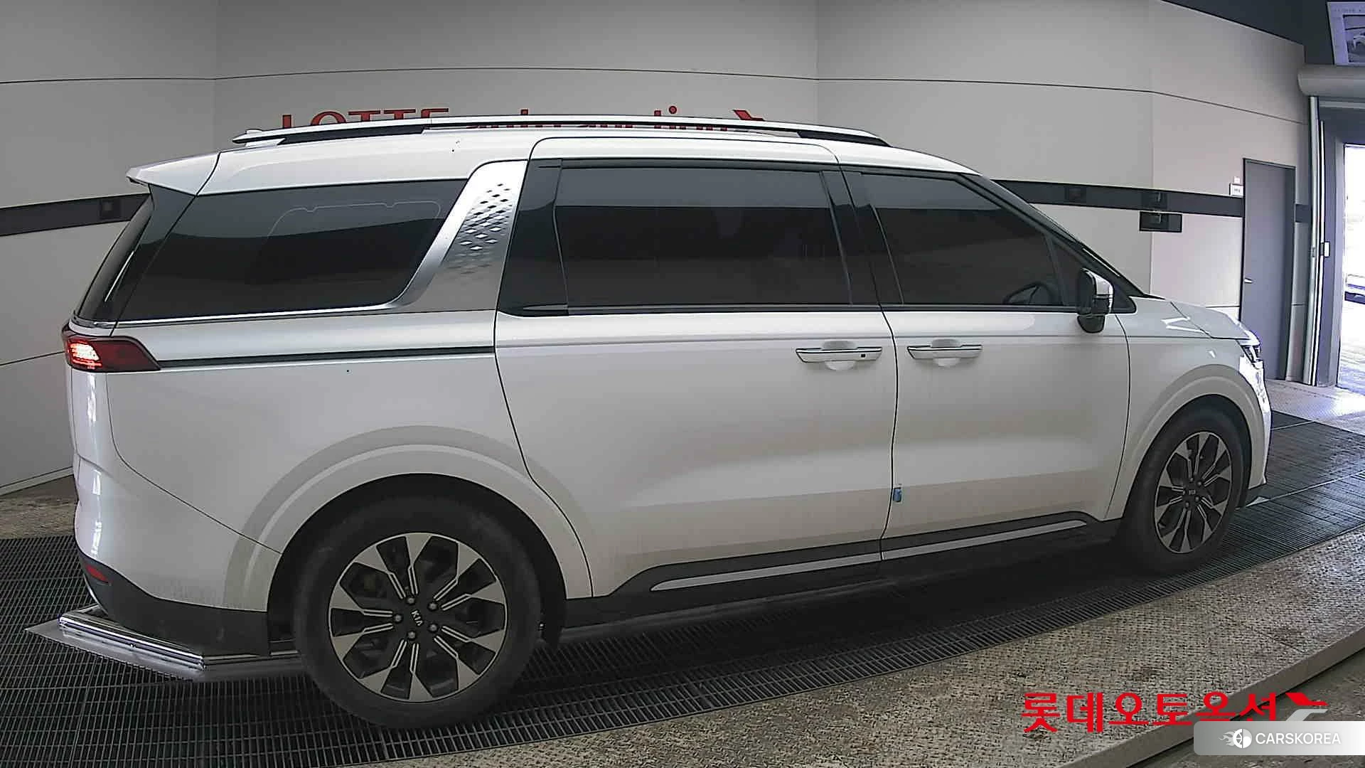 Kia Carnival id 3869393 из Кореи 9