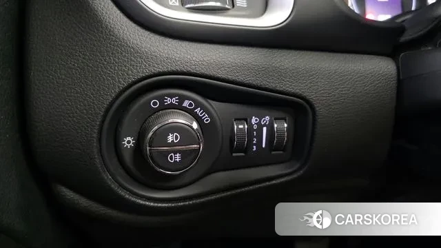 Jeep Renegade id 3012512 из Кореи 9