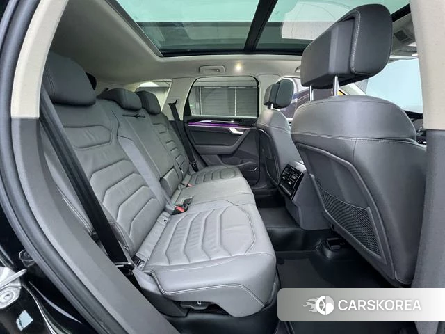 Volkswagen Touareg id 4297802 из Китая 9