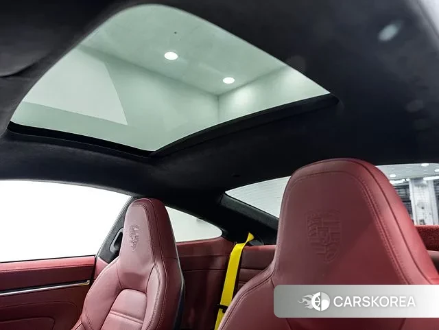 Porsche 911(992) id 3031548 из Кореи 9