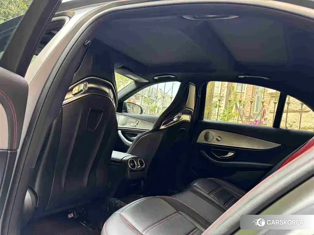 Mercedes-Benz E-class AMG id 4654609 из Китая 9