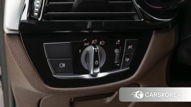 BMW 5 Series (G30) id 3859299 из Кореи 9