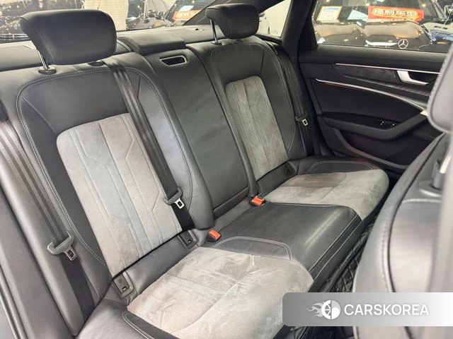 Audi A6L id 4275828 из Китая 9