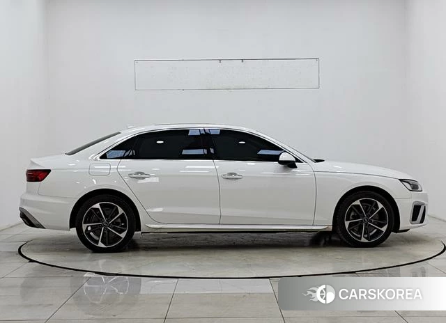 Audi A4L id 4299864 из Китая 9