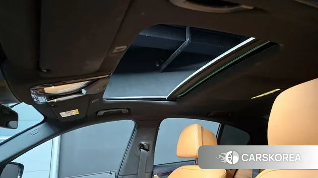 BMW 5 Series (G30) id 3448878 из Кореи 9