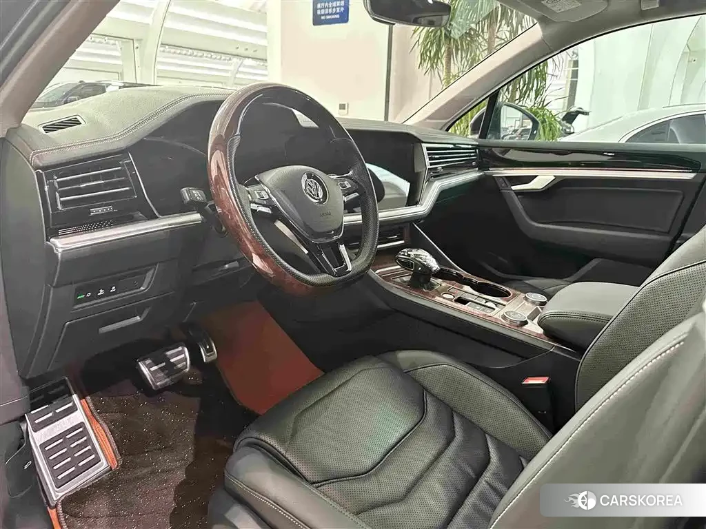 Volkswagen Touareg id 4546571 из Китая 9
