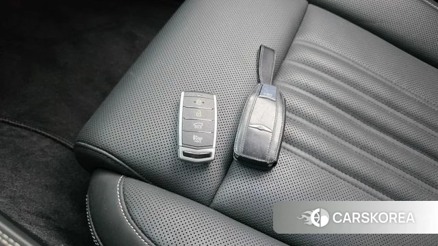 Genesis G90 id 4330848 из Кореи 9