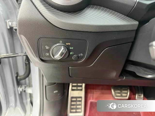 Audi Q2L id 4365887 из Китая 9