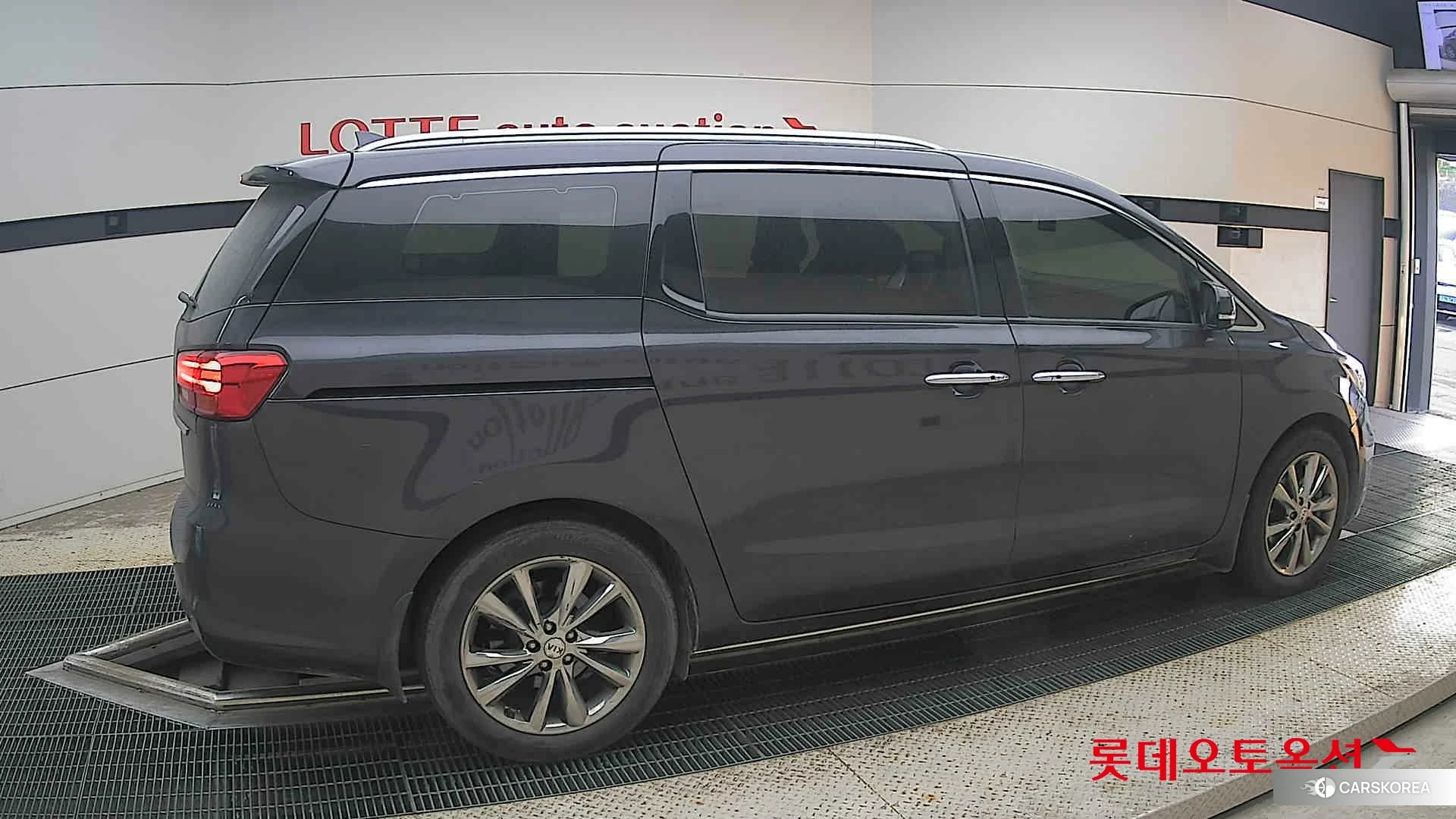 Kia Carnival id 4909241 из Кореи 9