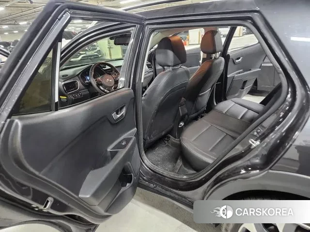 Kia Stonic id 3692950 из Кореи 9