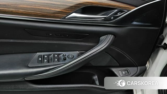 BMW 5 Series (G30) id 4390128 из Кореи 9