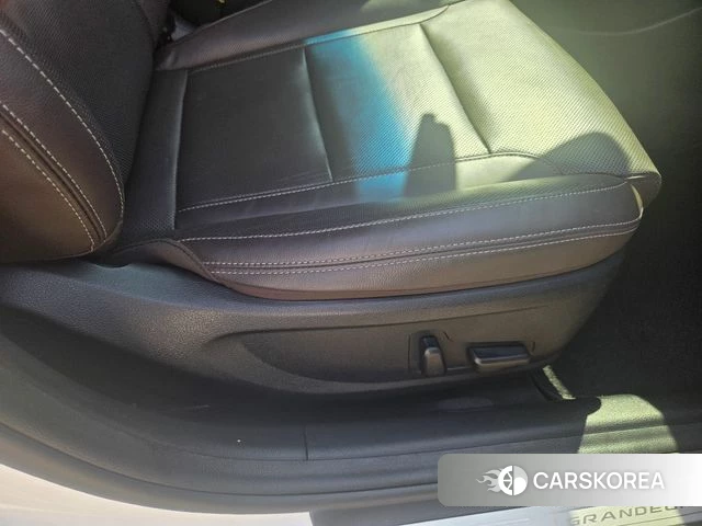 Hyundai Grandeur IG id 4305026 из Кореи 9