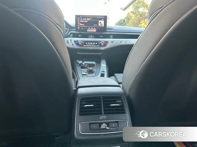 Audi A4L id 4213754 из Китая 9