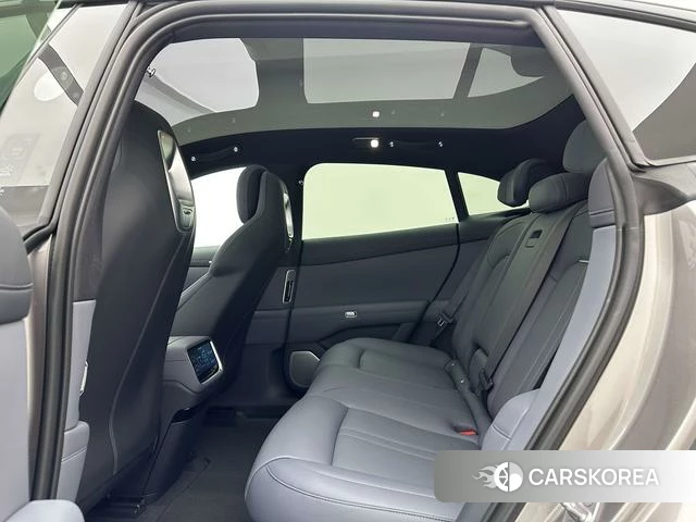 Xiaomi Car Xiaomi YU7 id 4182619 из Китая 9