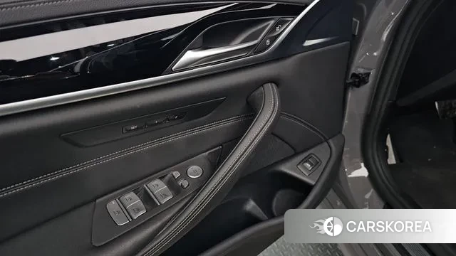 BMW 5 Series (G30) id 3686497 из Кореи 9