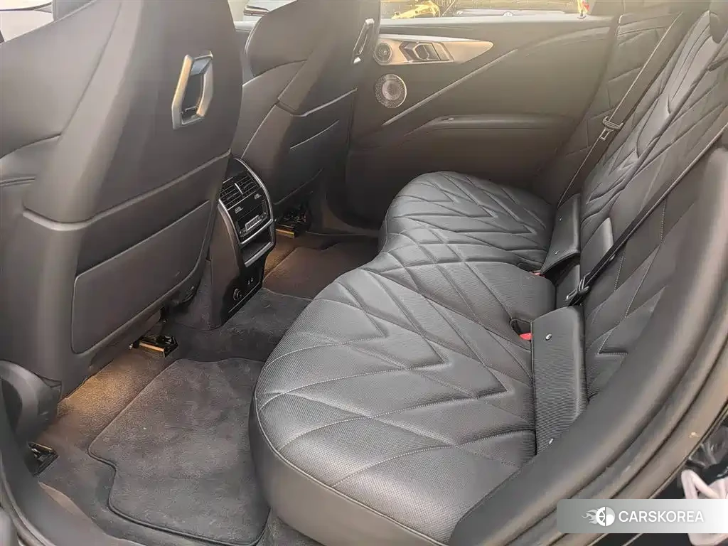 BMW XM id 4601001 из Китая 9