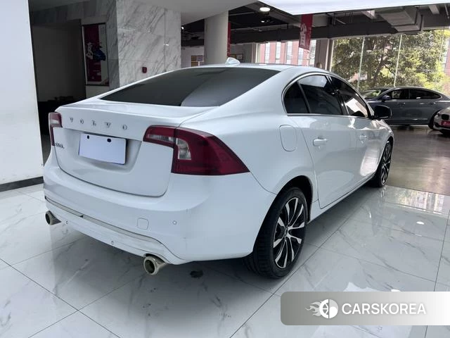 Volvo S60 id 4215594 из Китая 9