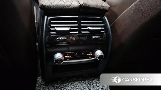 BMW 5 Series (G30) id 3391699 из Кореи 9