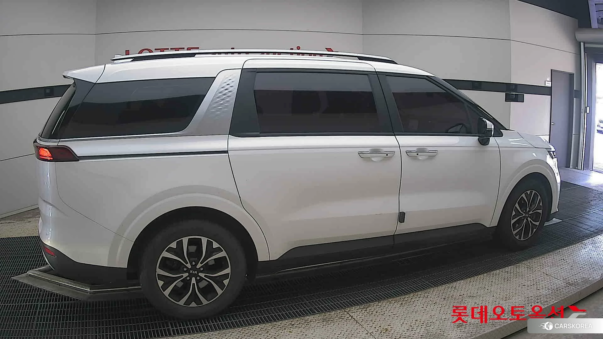 Kia Carnival id 4669084 из Кореи 9