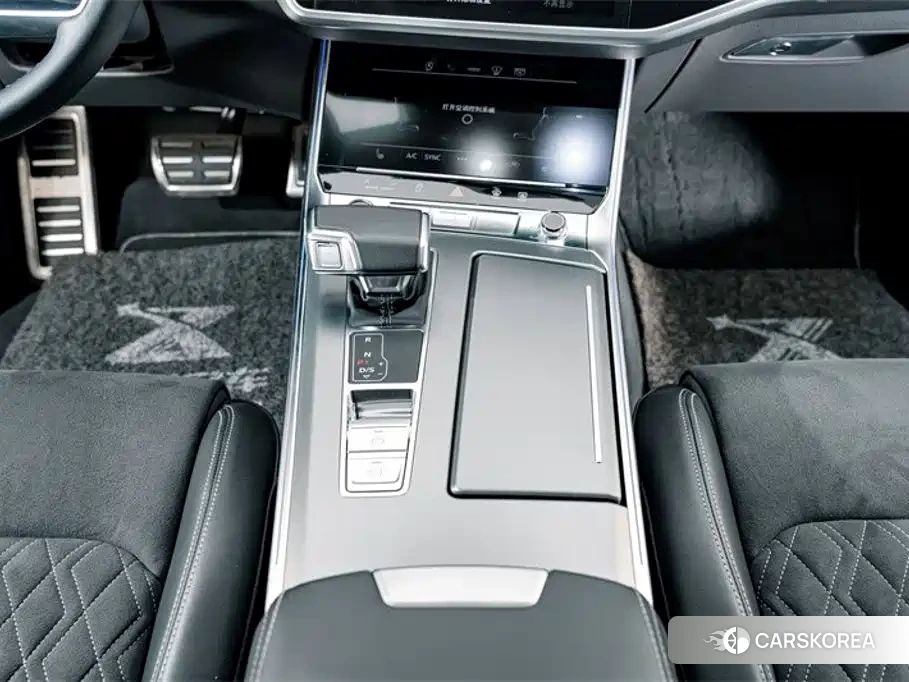 Audi A7L id 4669396 из Китая 9
