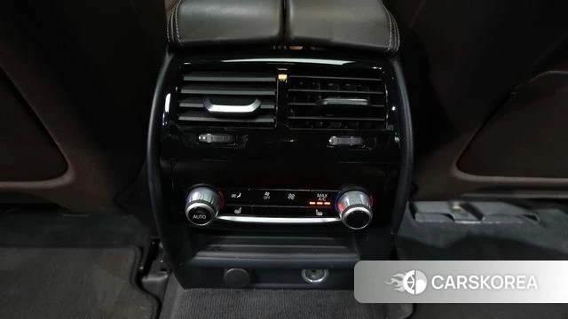 BMW 5 Series (G30) id 3834659 из Кореи 9