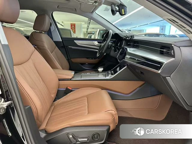 Audi A6L id 4374792 из Китая 9