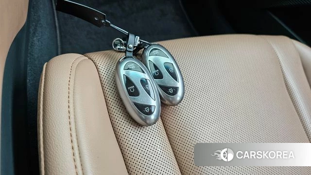 Hyundai Grandeur Hybrid (GN7) id 4500140 из Кореи 9