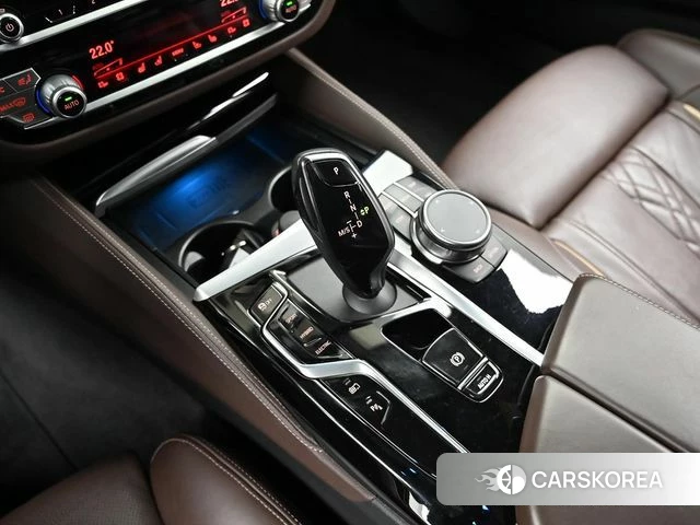 BMW 5 Series (G30) id 3826778 из Кореи 9