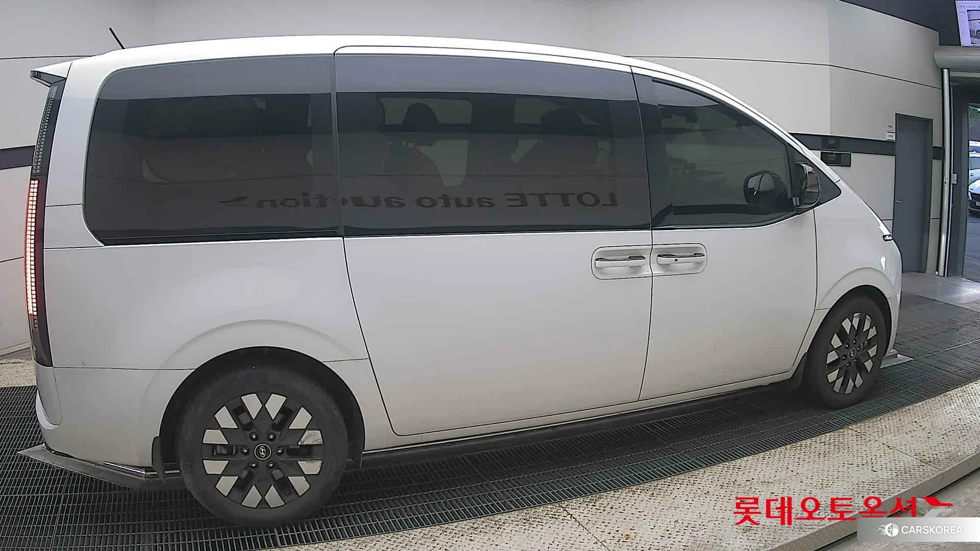 Hyundai Staria Lounge id 4674129 из Кореи 9