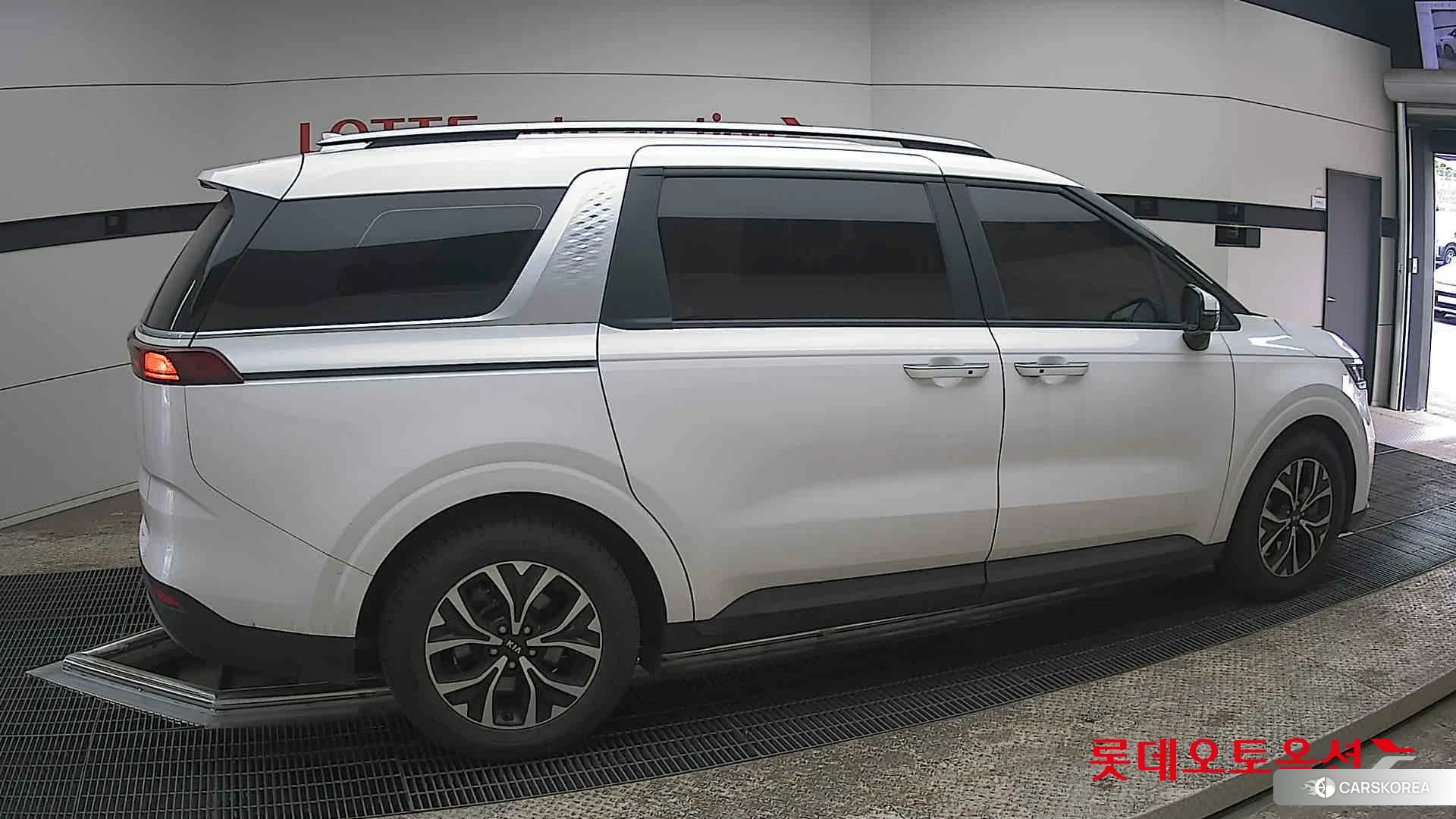 Kia Carnival id 3869430 из Кореи 9