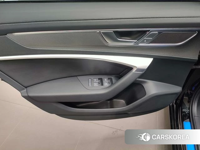Audi A6L id 4277183 из Китая 9