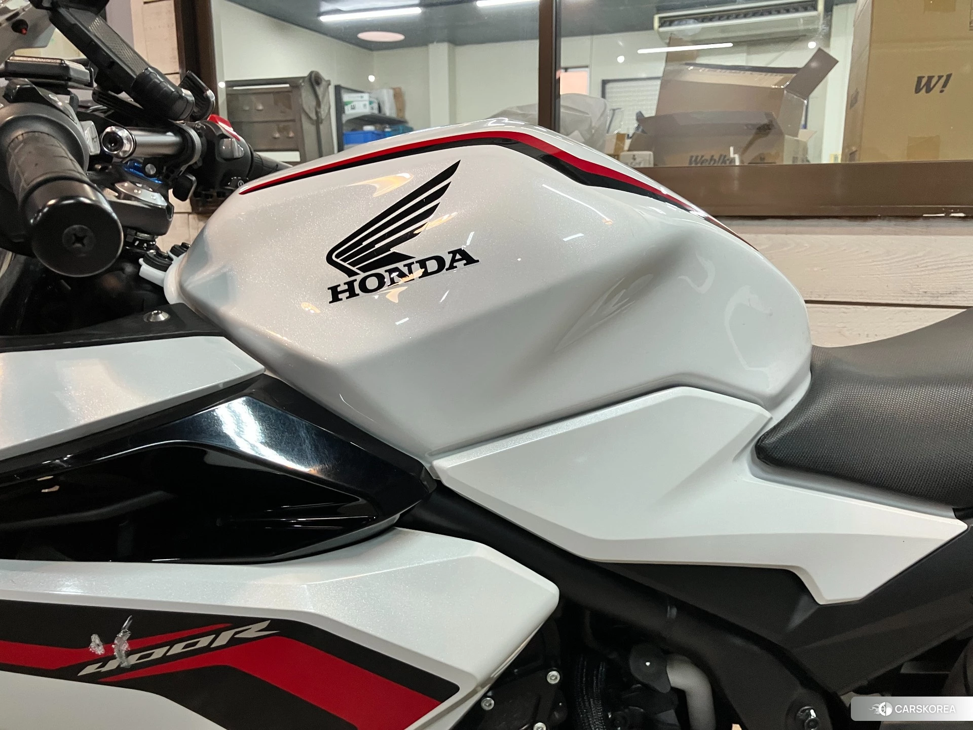 Проданный Honda CBR400R ABS id 4347790 из Японии, фото 9